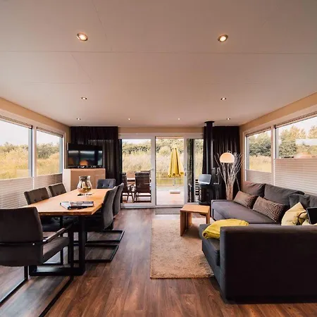 Floatinghouse Hideaway Lp26 Semesterbostad
