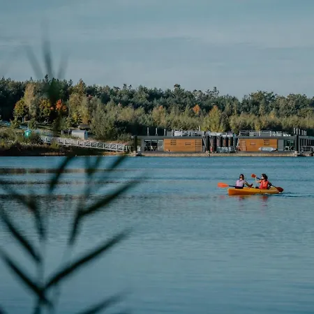 Semesterbostad Floatinghouse Hideaway Lp26
